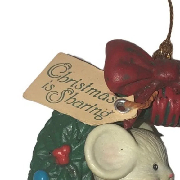 Vintage LUSTRE FAME LTD. '92 "Christmas is Sharing" Mice Wreath Xmas Ornament - Picture 2 of 4